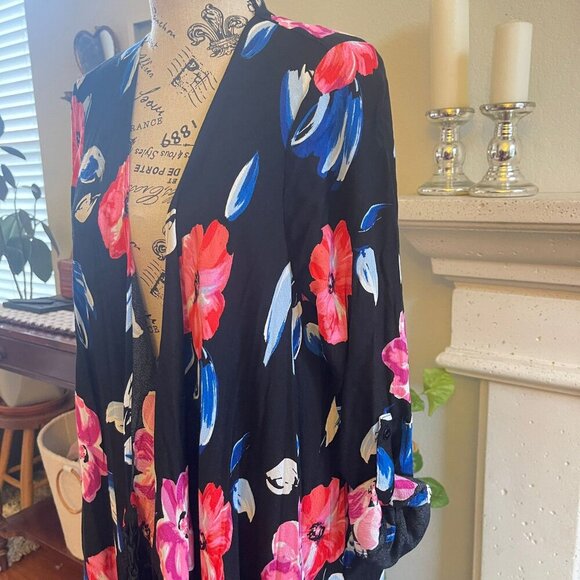Torrid Kimono Top Womens Black Floral Open Front Fringe Trimmed Bohemian 00 - Picture 4 of 12